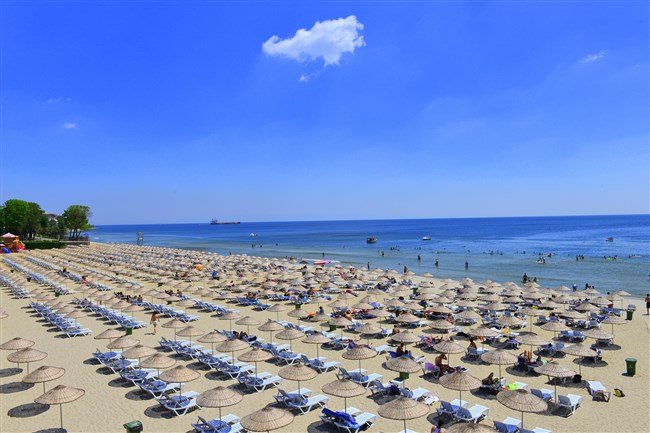 İstanbul’da Plaj Sezonu Açıldı