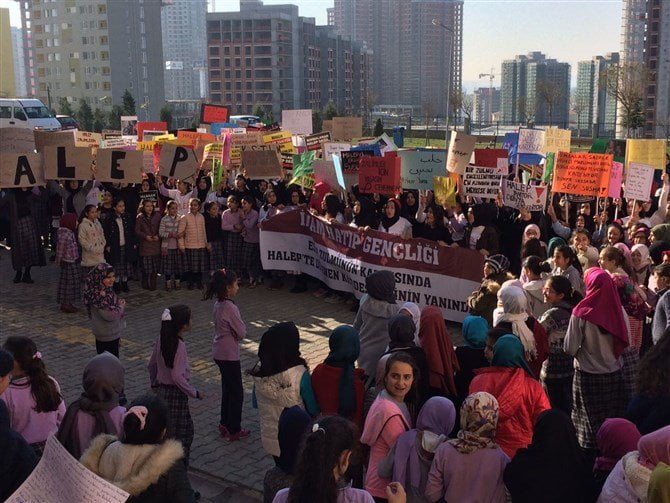 Kayaşehir Toki Turgut Özal İHO öğrencileri Halep'i Unutmadı