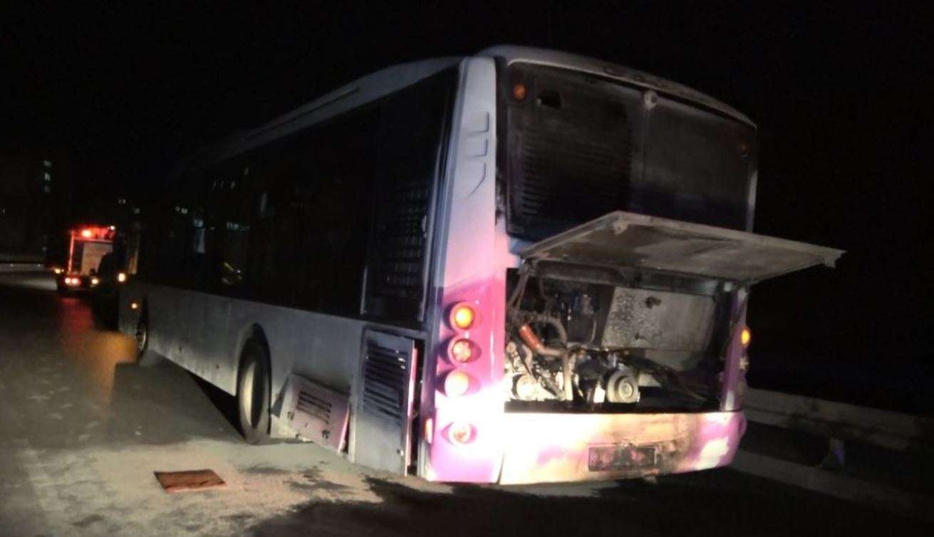 Başakşehir’de Yangın Çıkan Otobüs Söndürüldü