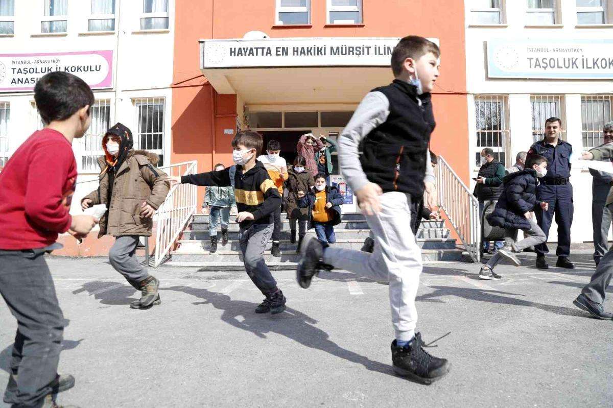 Arnavutköy'de Deprem Tatbikatı