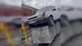 Başakşehir oto sanayi ilginç görüntülere şahit oldu: Arabayı çöpe attılar