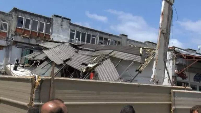 Başakşehir’de sanayi sitesinde oto tamirhanesi çöktü