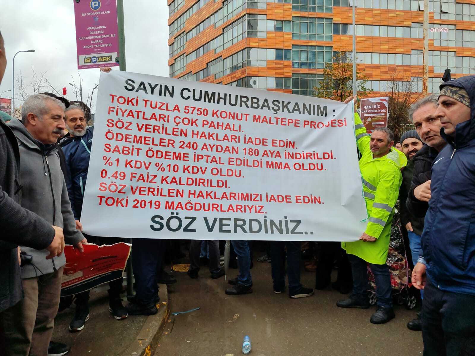 Toki Mağdurları İstanbul’da Eylemde! Akpartili Murat Kurum’un sözlerini yerine getirmesini bekliyor